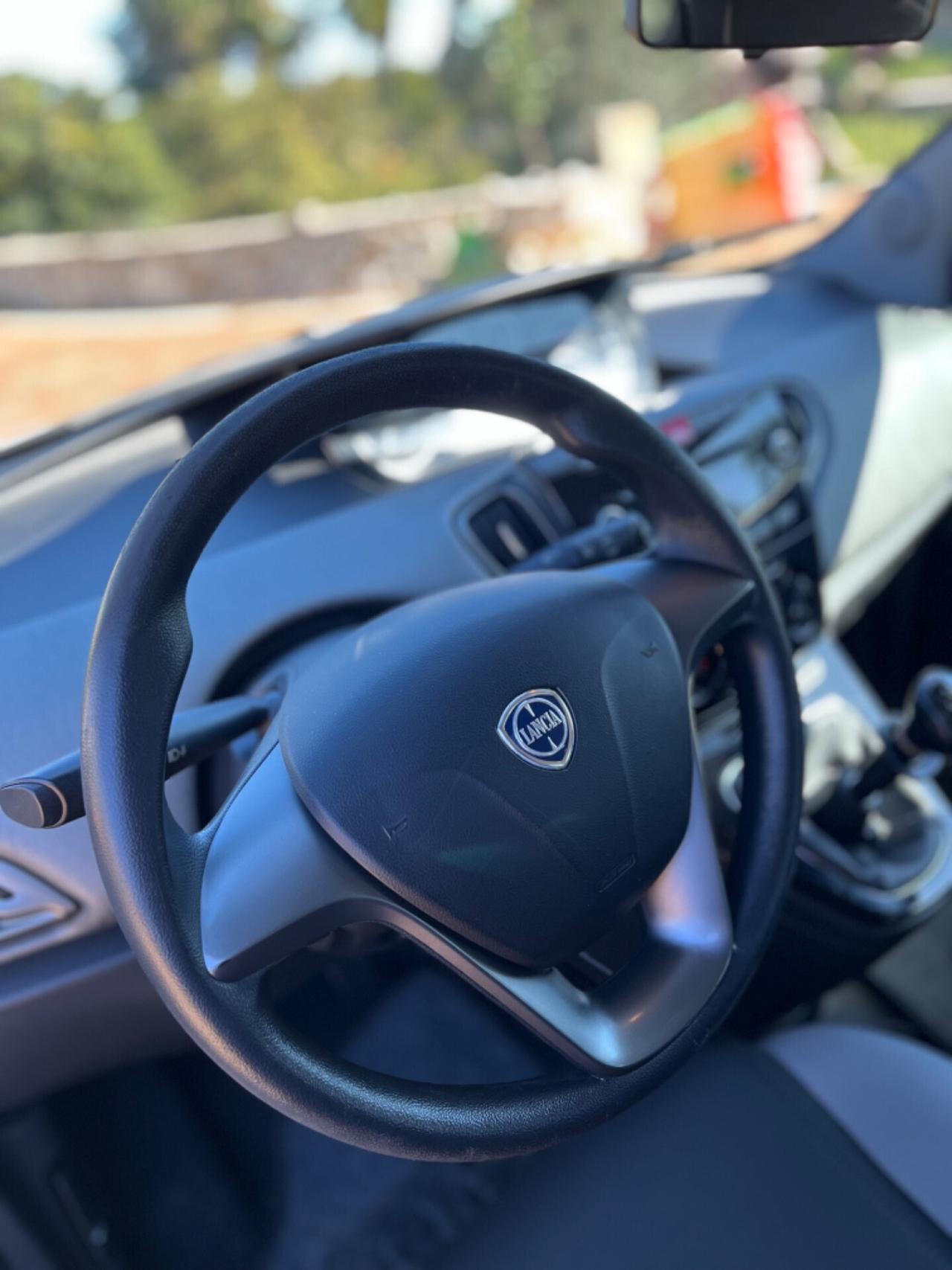 Lancia Ypsilon 1.2 69 CV