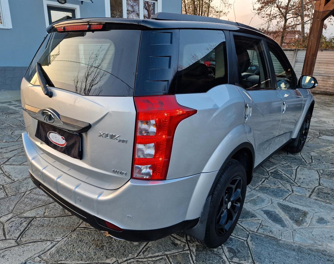 Mahindra XUV500 2.2 16V AWD W10