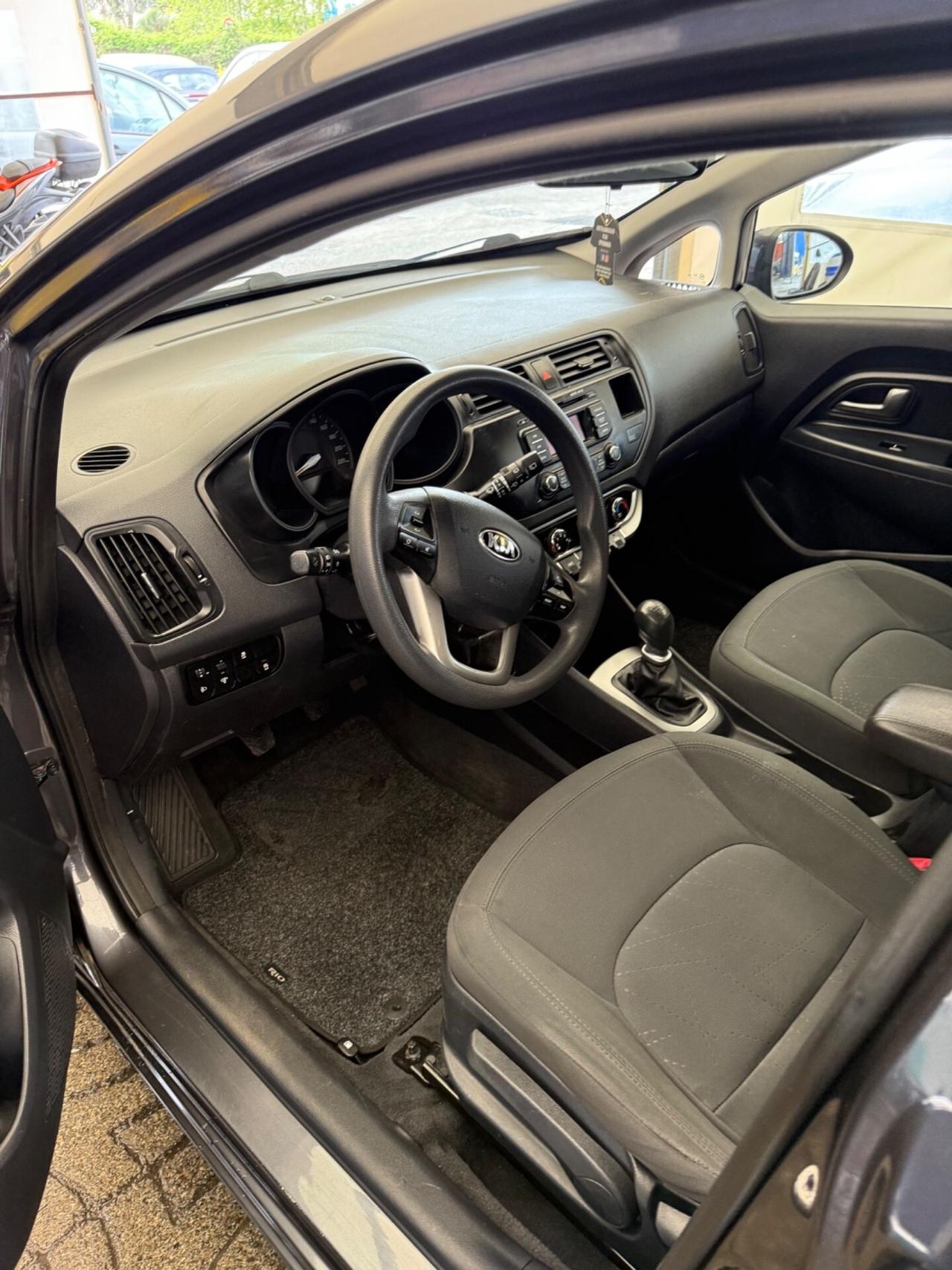 Kia Rio 1.1 CRDi WGT 5p. EX