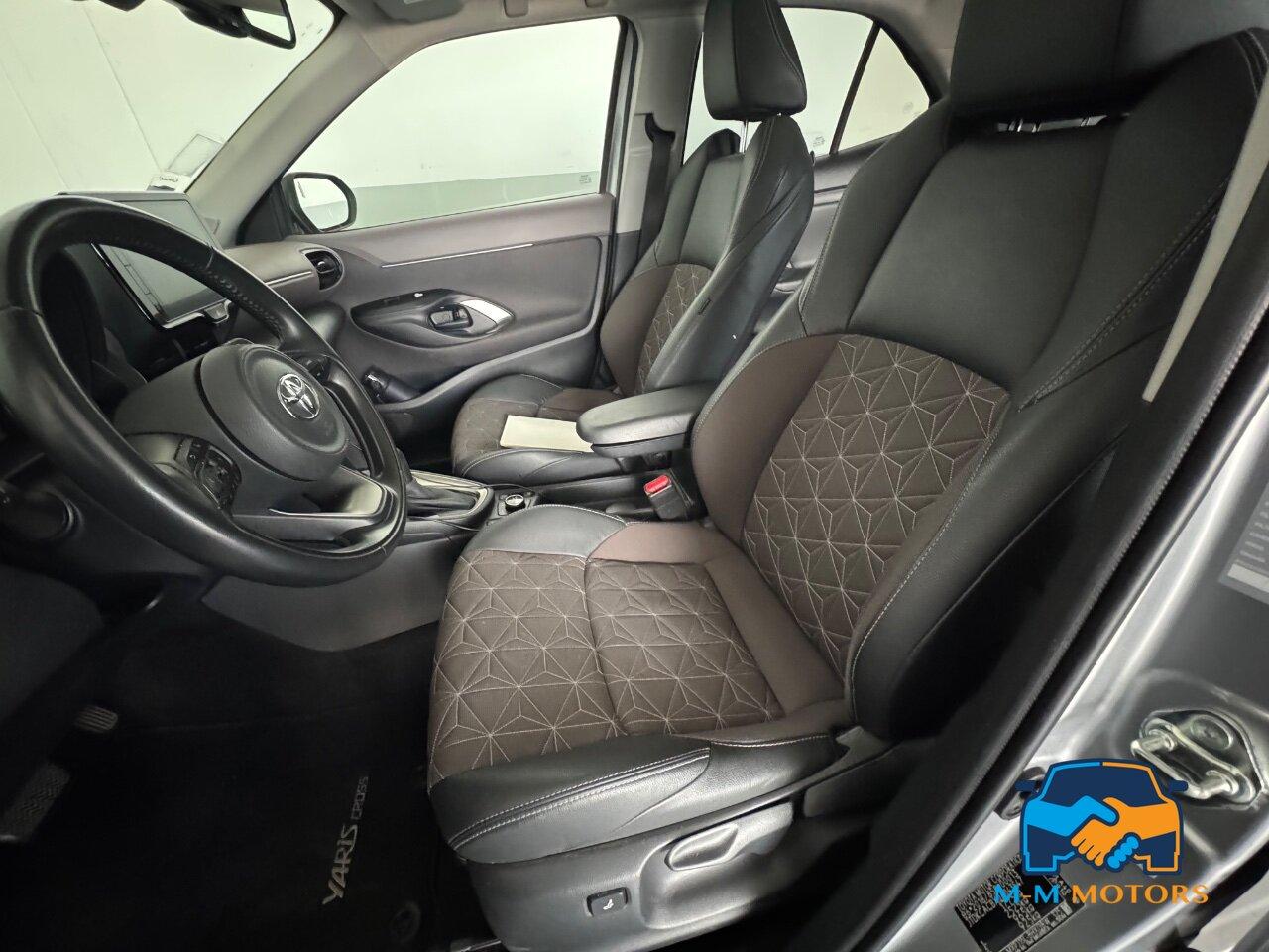 Toyota Yaris Cross 1.5h Lounge awd-i 116cv e-cvt UNICOPRO GANCIO TRAINO TAGLIANDI TOYOTA