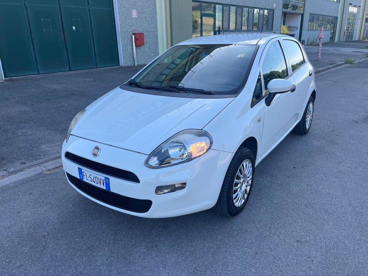 Fiat Punto 2017 1.4 8V 5 porte Natural Power Street