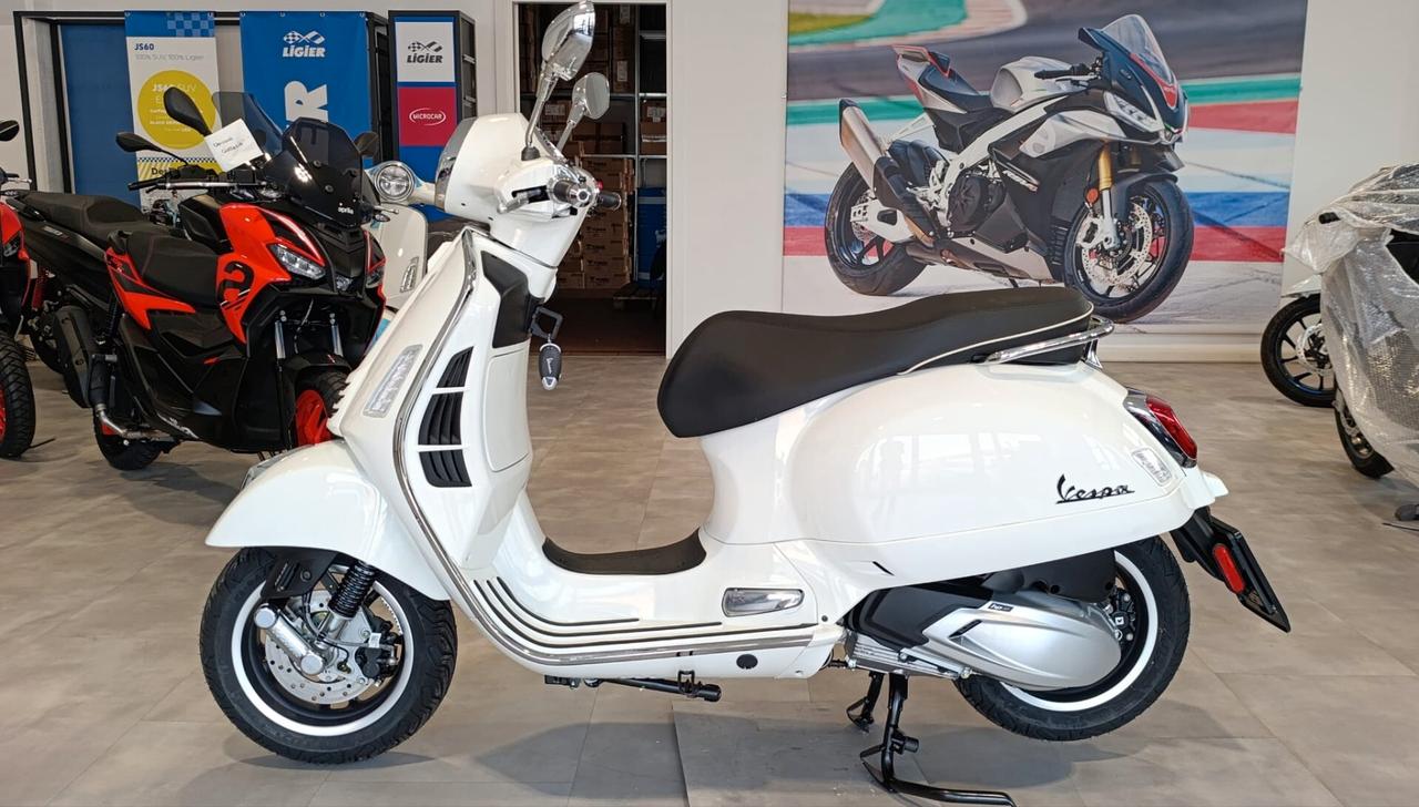 Piaggio Vespa 310 GTS hpe Euro 5+