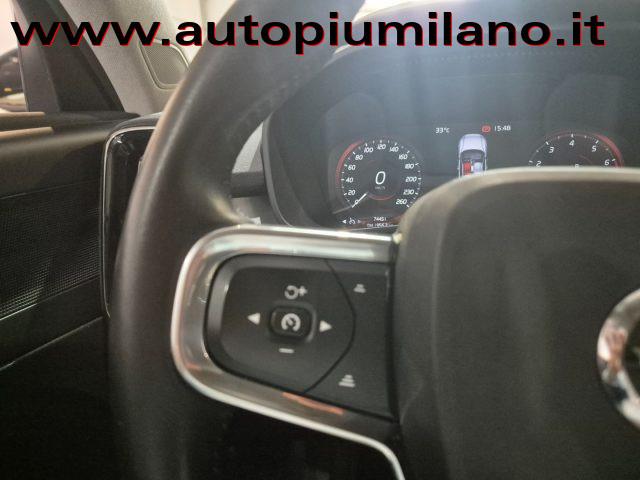 VOLVO XC40 T3 Momentum Core