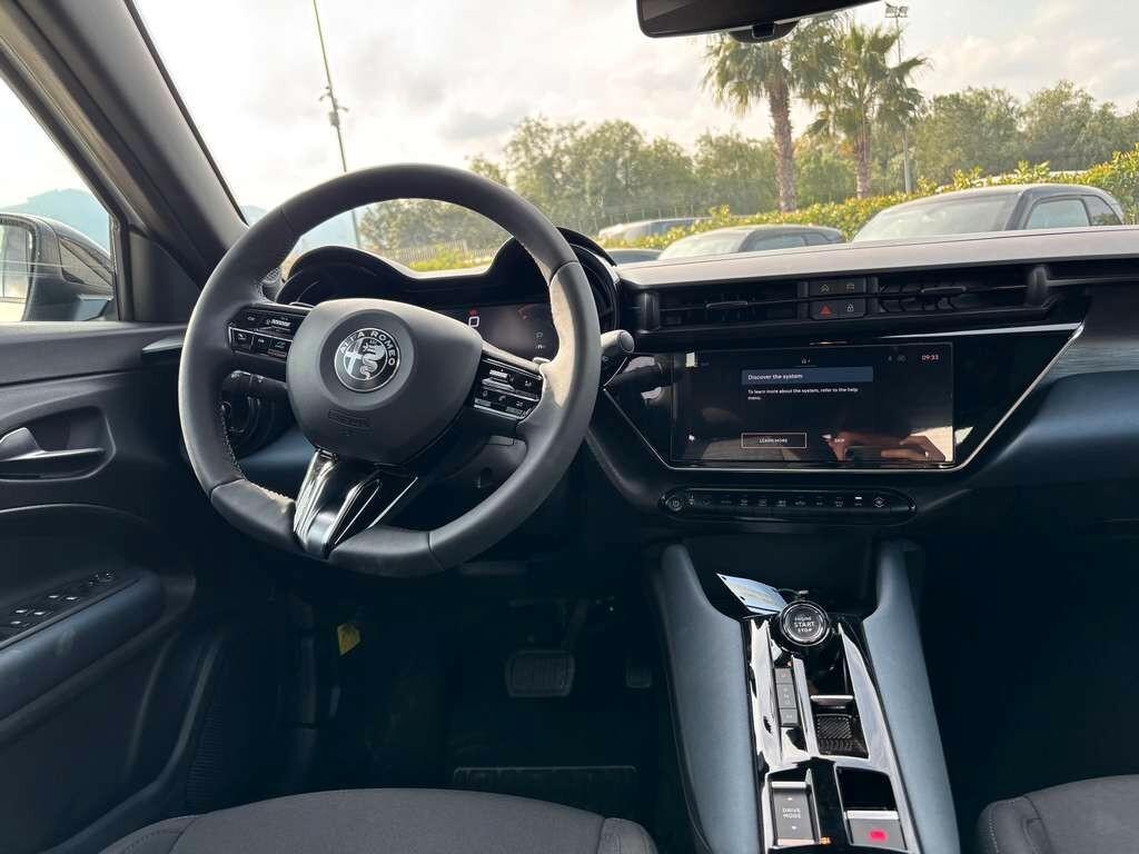 Alfa Romeo Junior 1.2 136 CV Hybrid 2026 KM 0 IVA ESPOSTA Tua a solo 249 Euro al mese