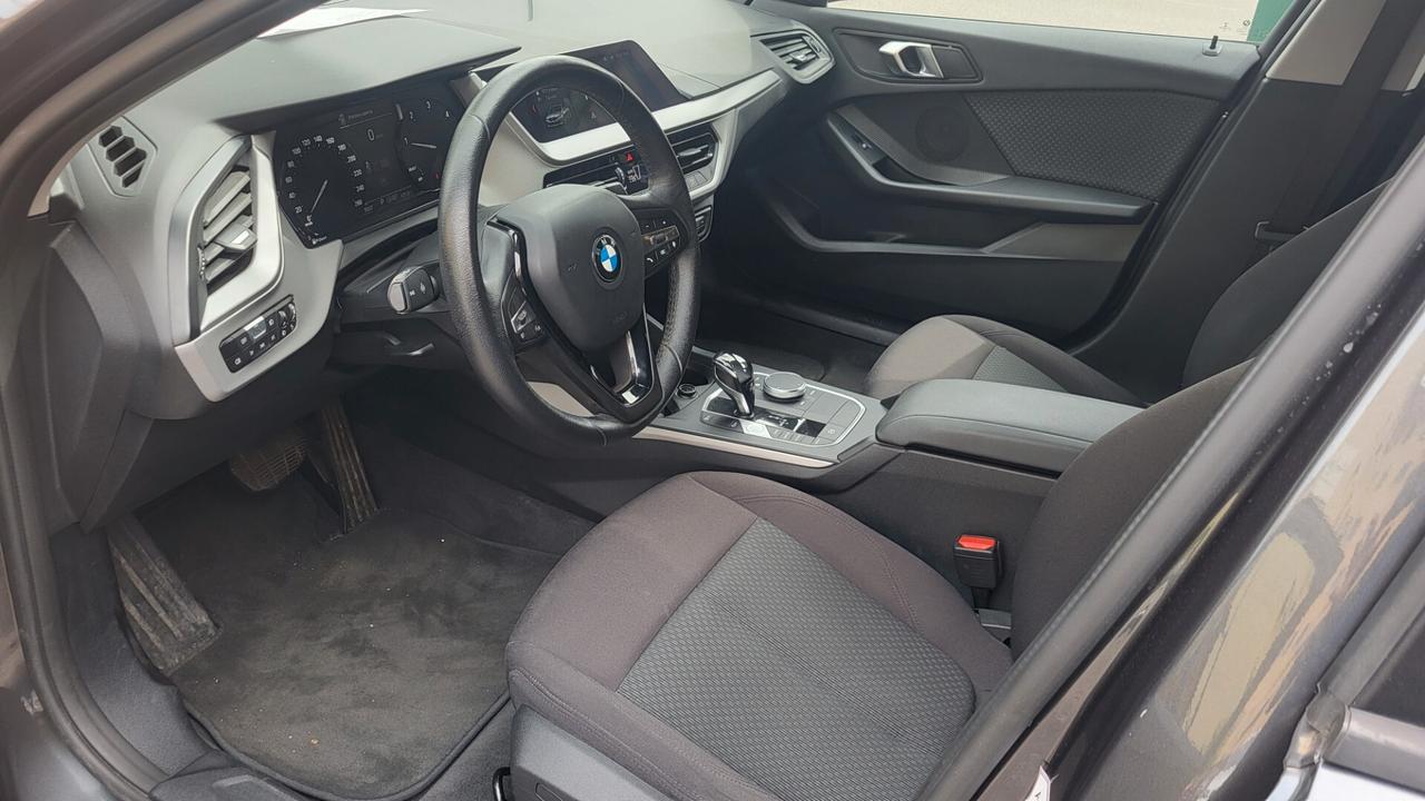 Bmw 116 116d 5p. Business Advantage