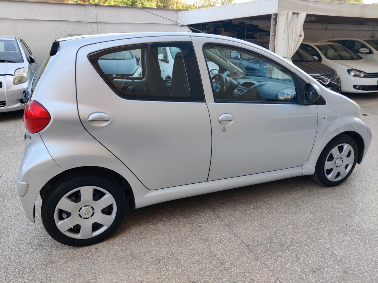 Toyota Aygo 1.0 Benzina 5 porte AUTOMATICA 2008