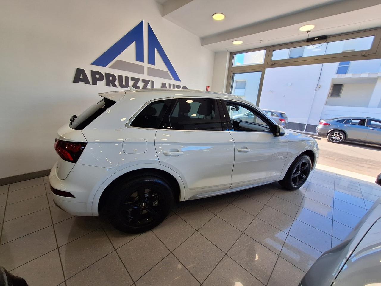 AUDI Q5 2.0 TDI quattro S tronic Business