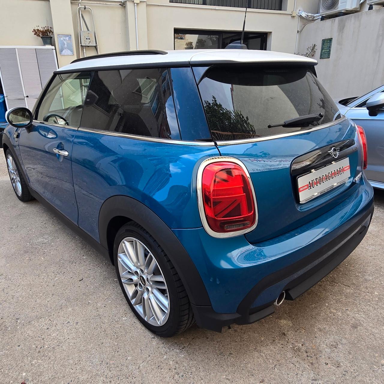 10.300 KM - AUTOMATICA - Mini 1.5 Cooper 136cv Camden Edition