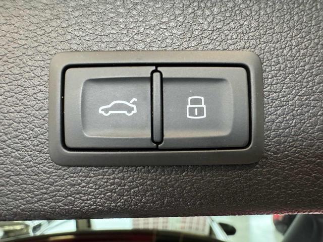 AUDI Q2 30 TFSI S line Interiors Cerchi 19"