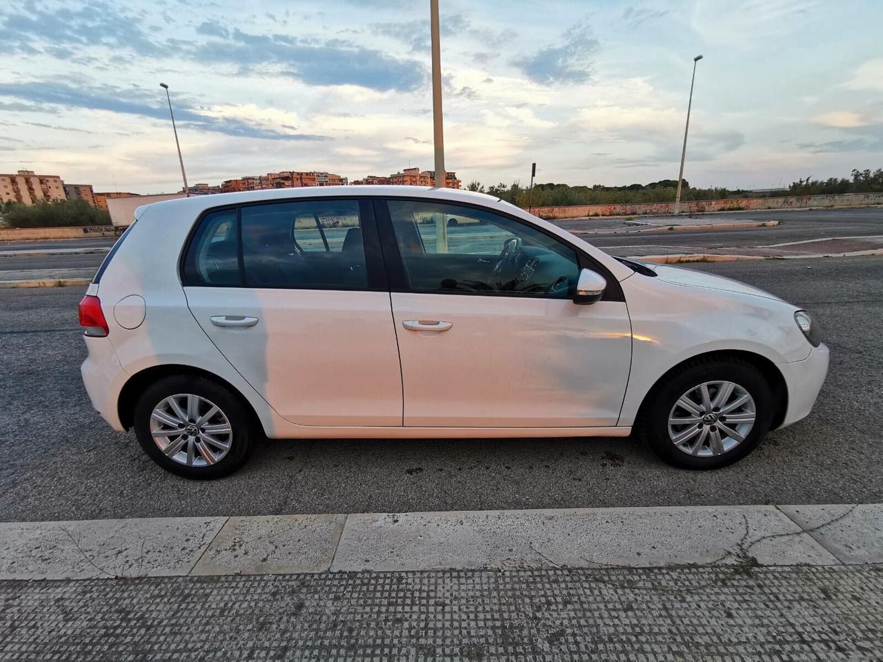 Volkswagen Golf 1.6 TDI 5p. Com. NEOPATENTATI