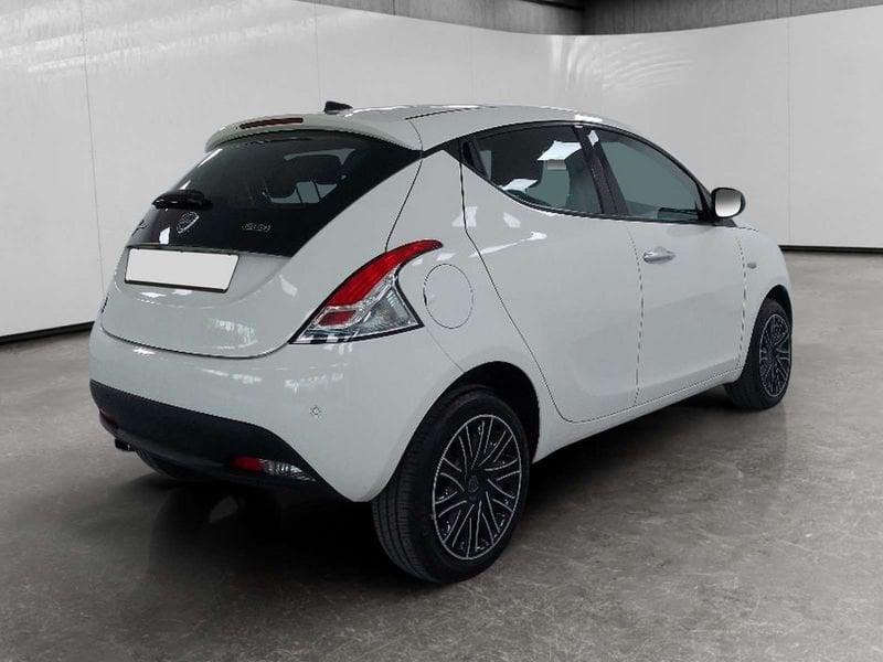 Lancia Ypsilon 1.0 firefly hybrid Gold Plus s&s 70cv 5p.ti