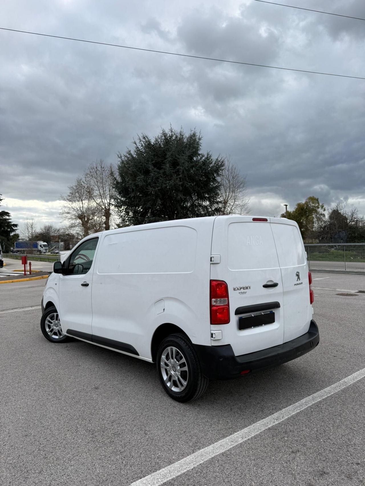 Peugeot Expert 2.0 BlueHDi 120 CV 2017