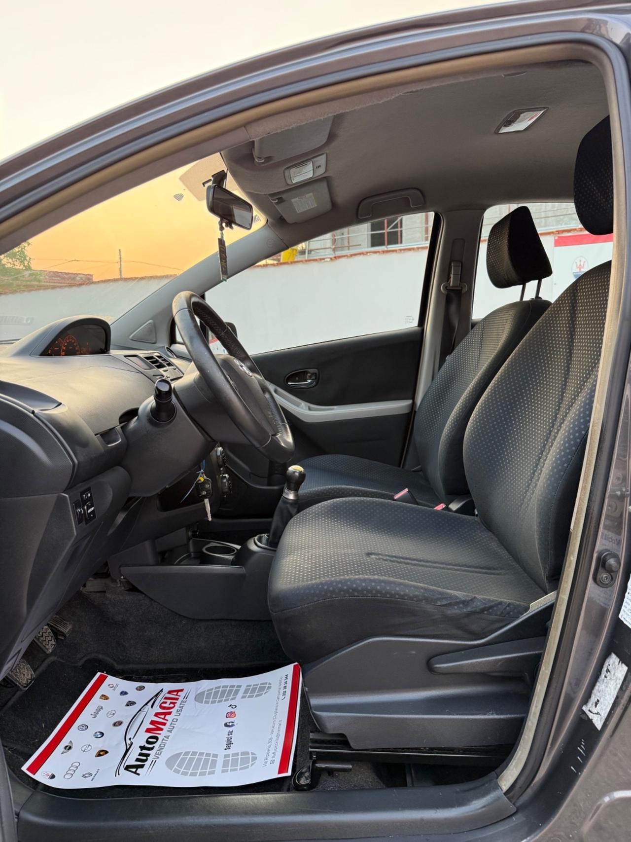 Toyota Yaris 1.0 5 porte Sol