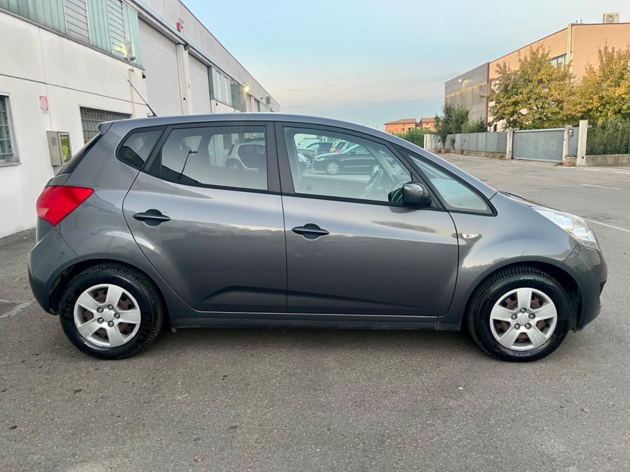 Kia Venga 1.4benz 2011 152.000km perfetta per neopatentati