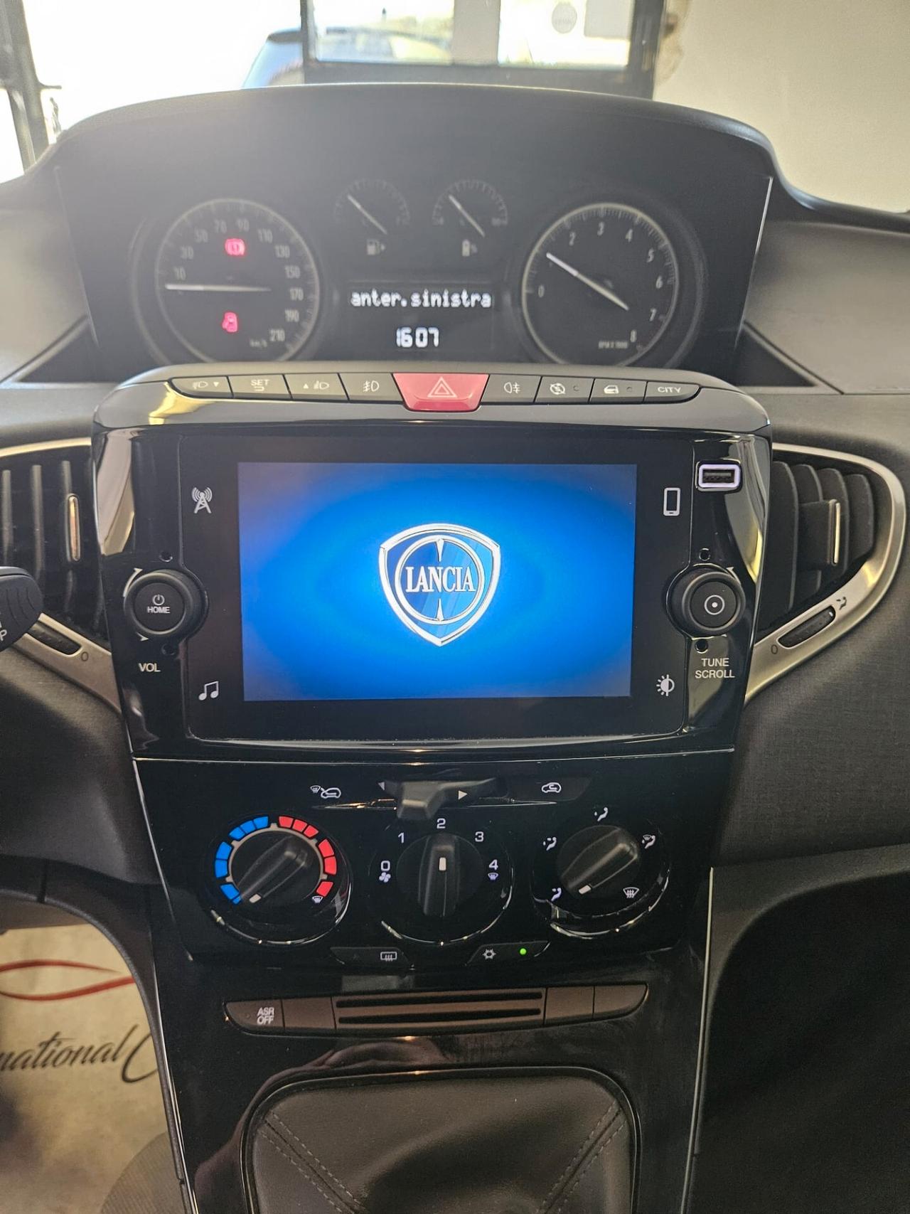 Lancia Ypsilon 1.0 Firefly GOLD Benzina/Hybrid S&S 70CV