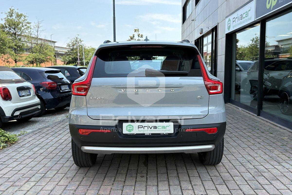VOLVO XC40 B3 automatico Essential N1