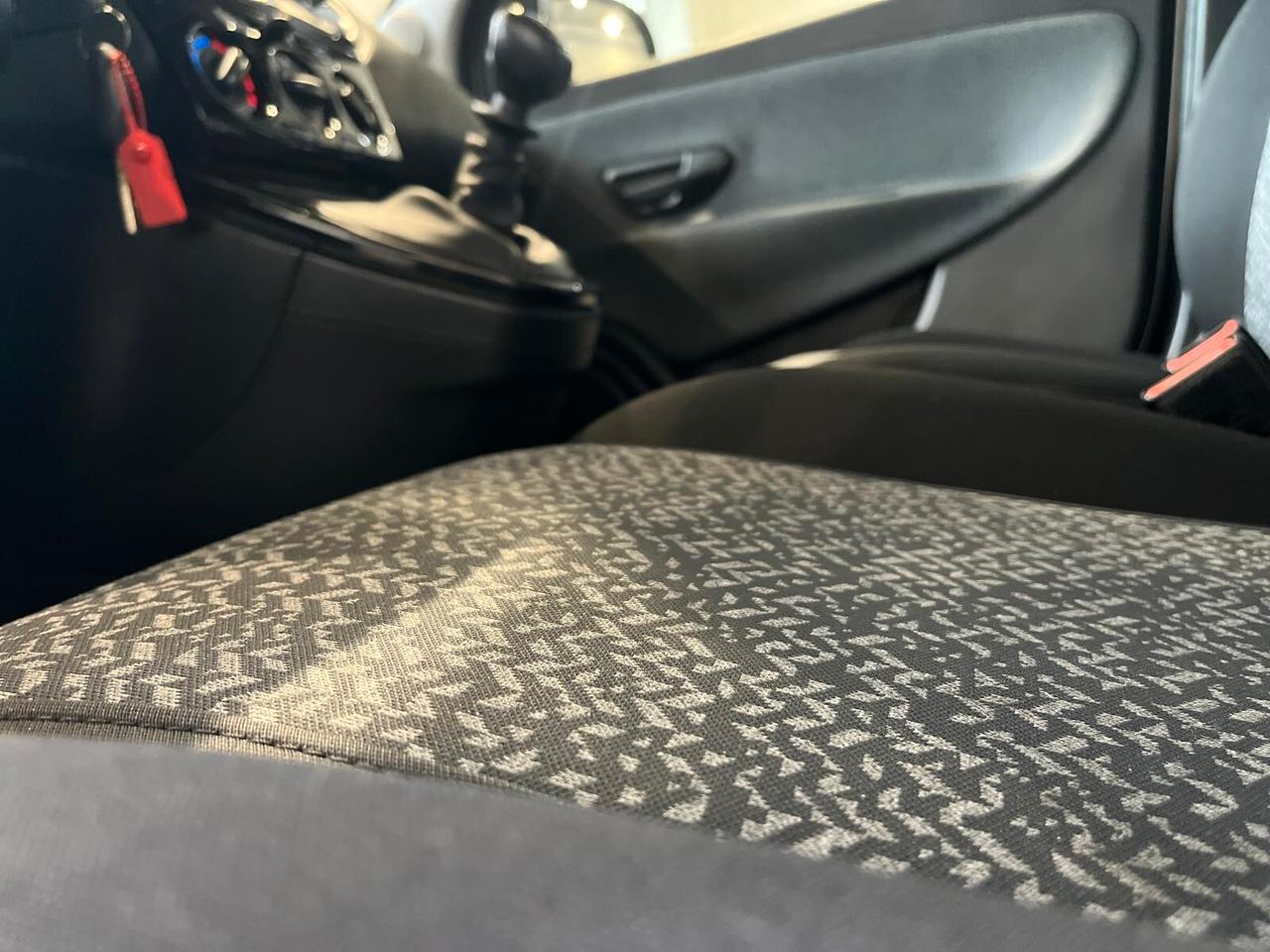 LANCIA YPSILON HYBRID 1.0 ECOCHIC *43MILAKM* *UNICOPRO*