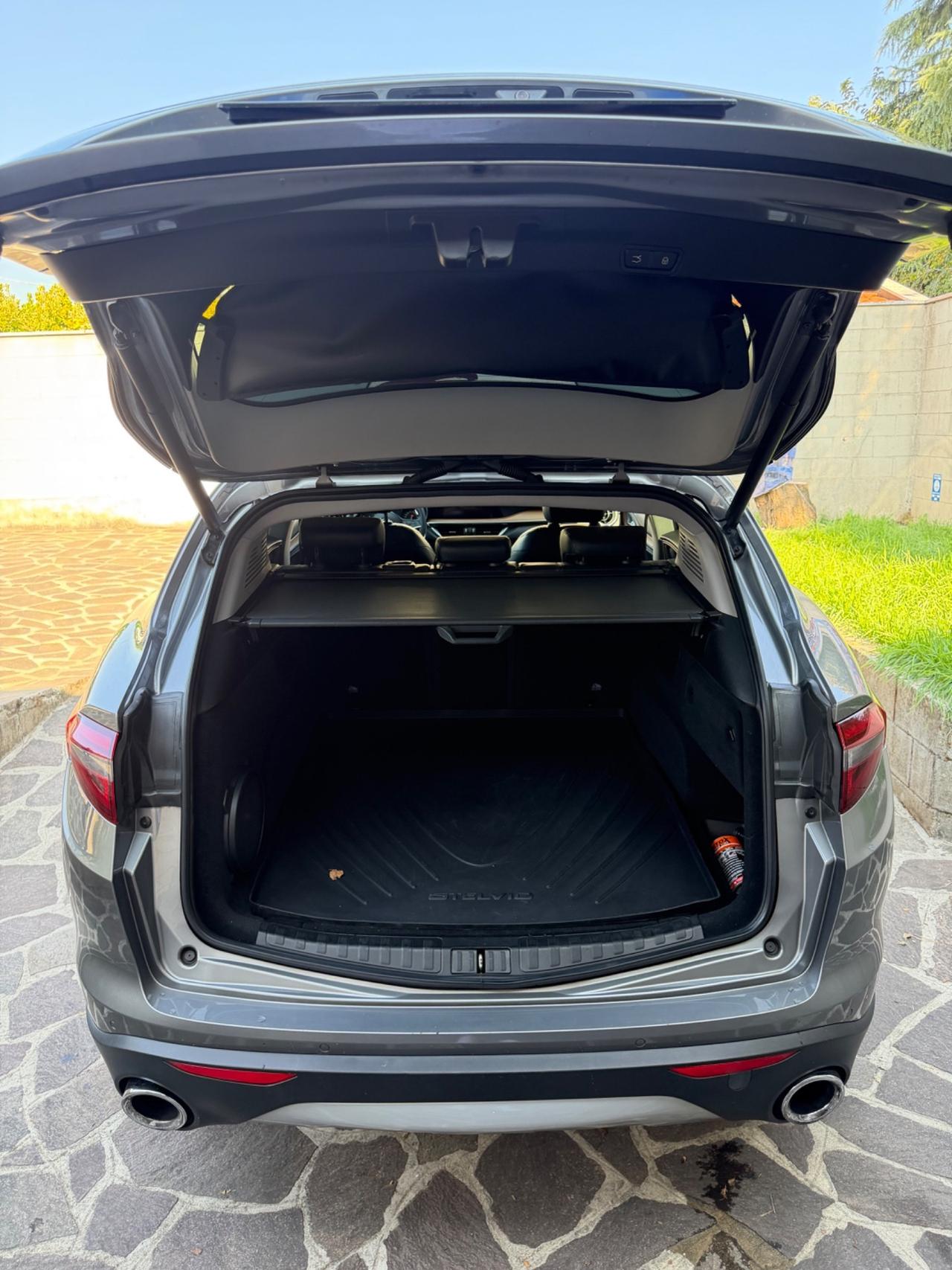 Alfa Romeo Stelvio 2.0 Turbo 280 CV AT8 Q4 First Edition garanzia 12 mesi