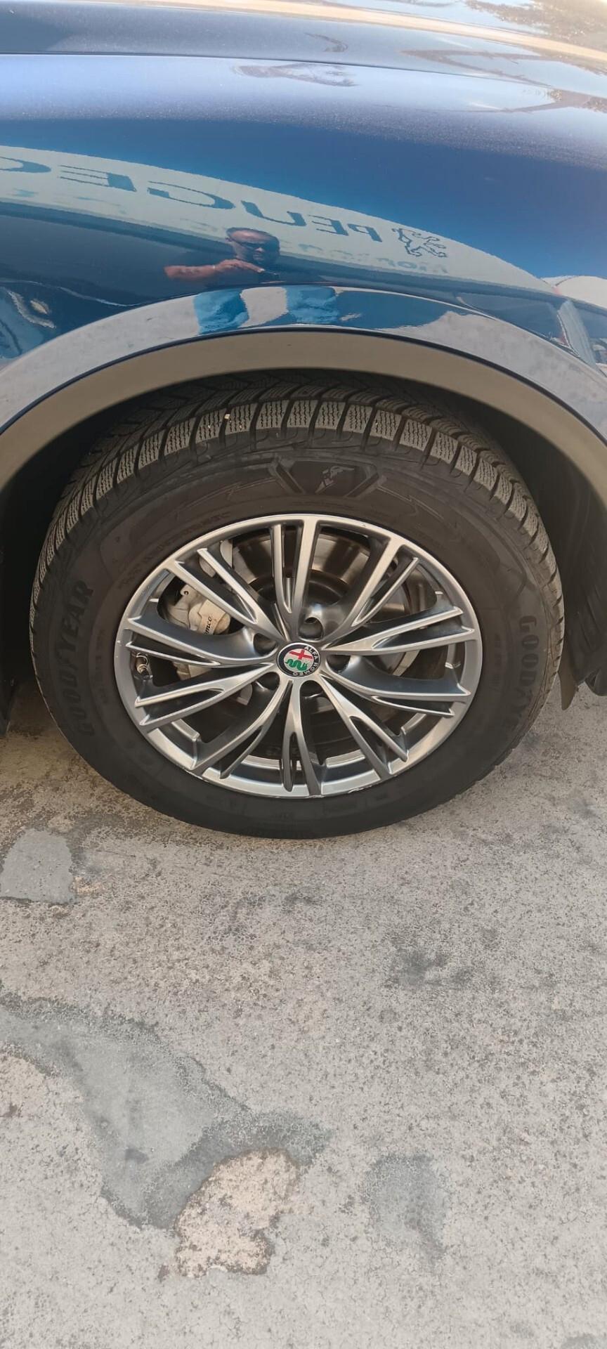 Alfa Romeo Stelvio 2.2 Turbodiesel 180 CV AT8 RWD Business