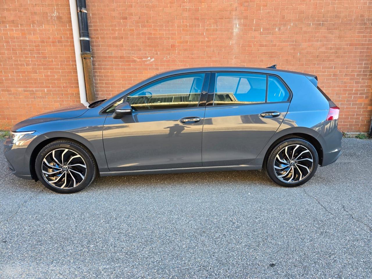 Volkswagen Golf 1.0 eTSI EVO DSG Life