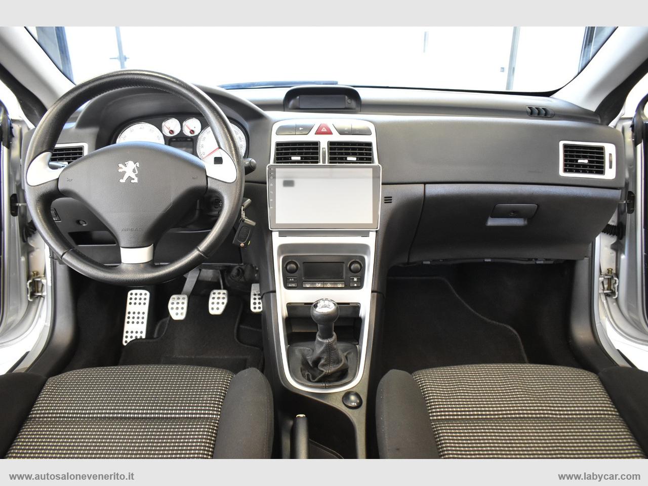 PEUGEOT 307 1.6 16V CC Tecno