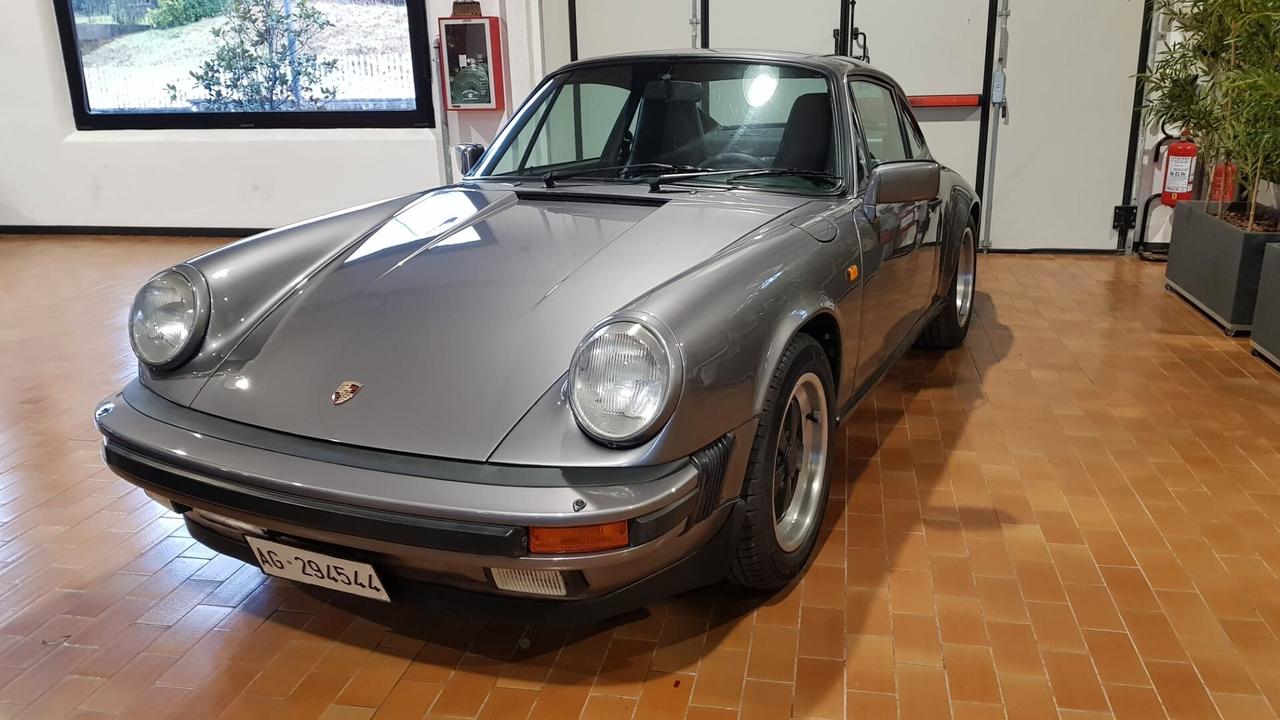 911 Porsche 3200 Carrera Coupè Book Conservatissima