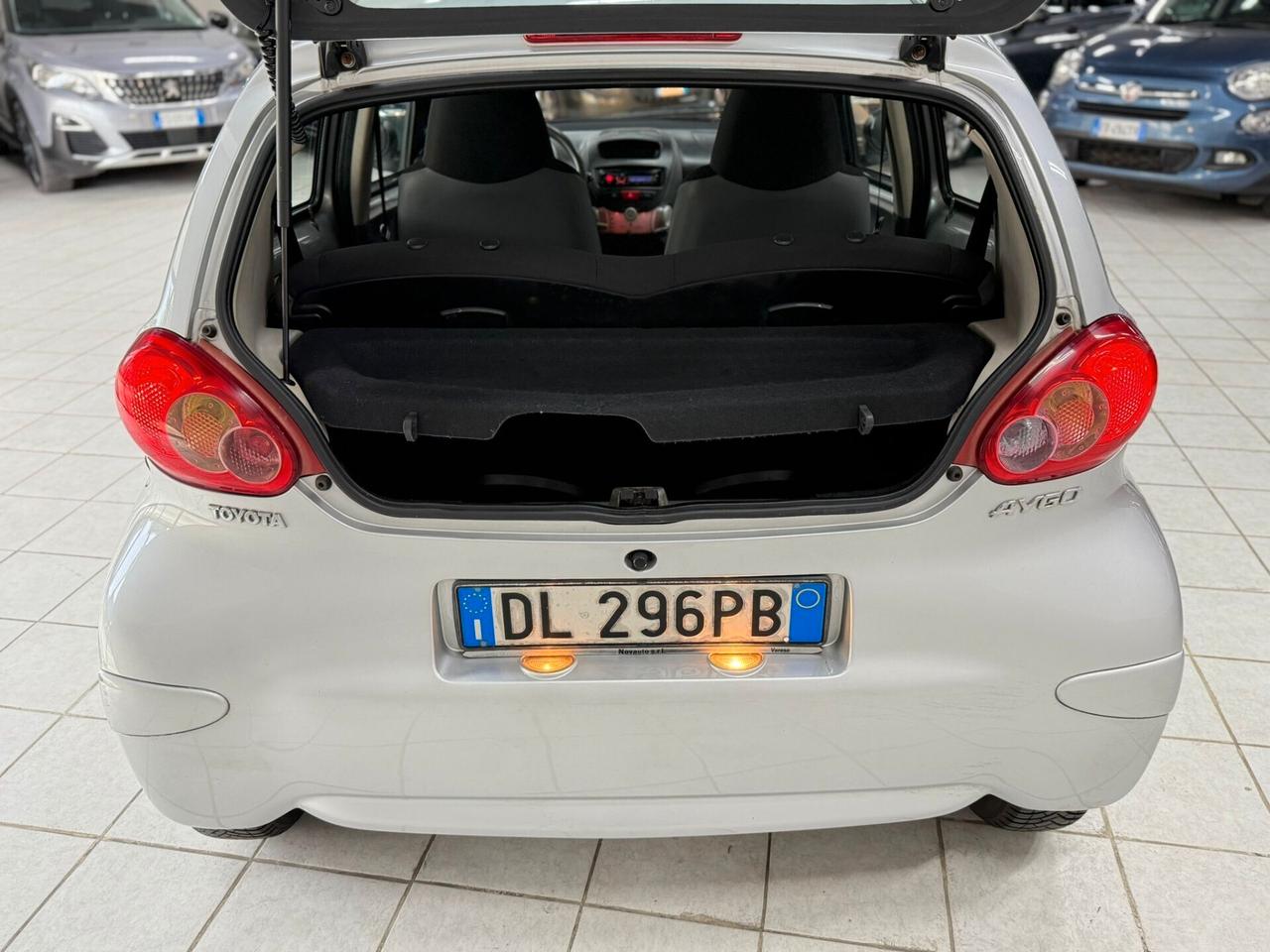 Toyota Aygo 1.0 12V VVT-i 5 porte Sol