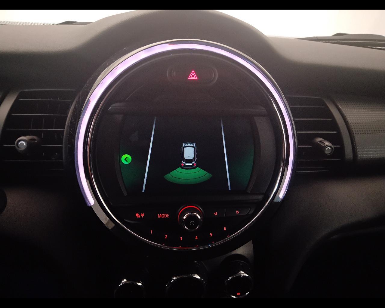 MINI Mini IV F55 2018 5p - Mini 5p 1.5 Cooper D Business XL