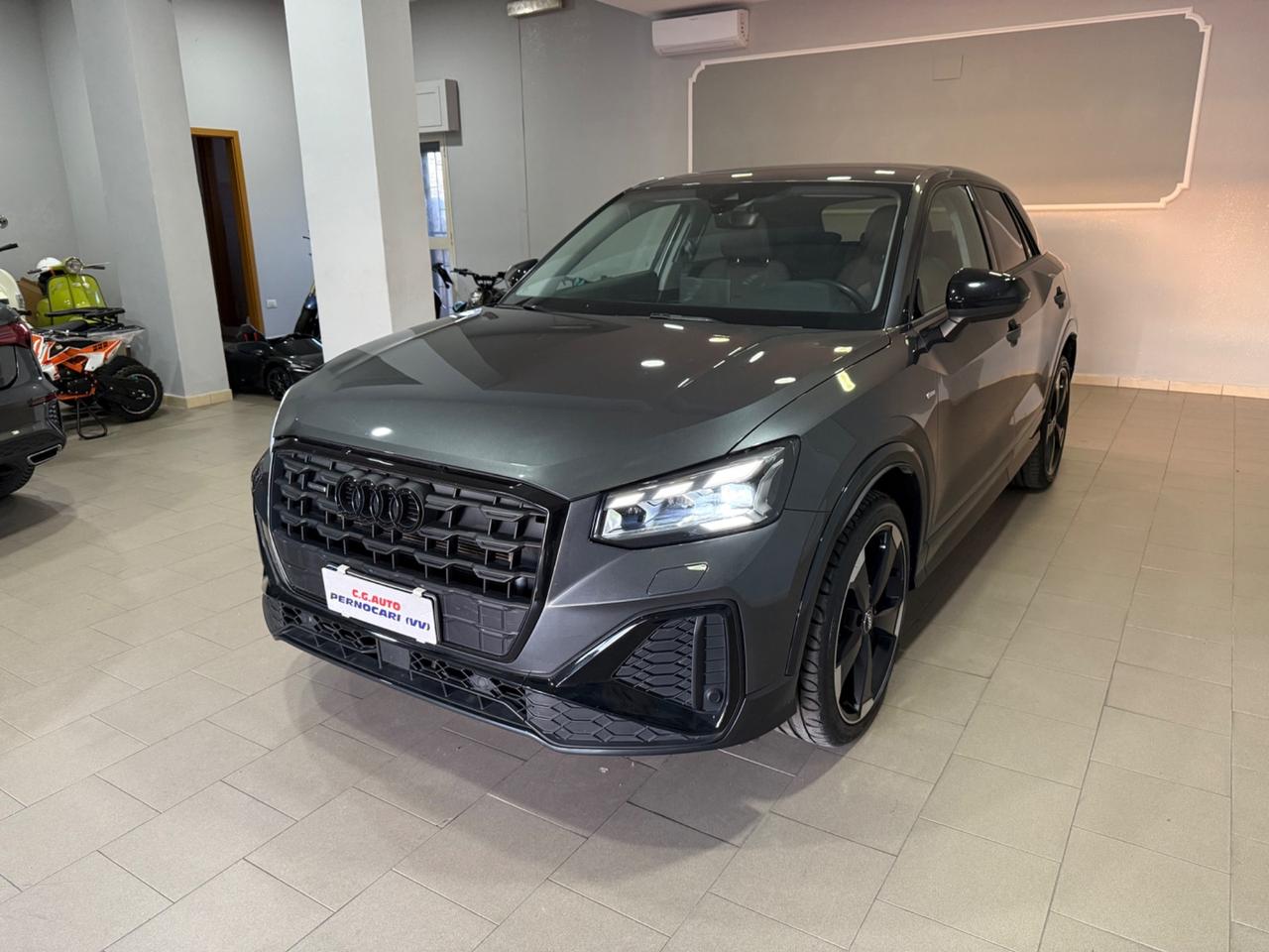 Audi Q2 40 TFSI quattro S tronic Identity Black
