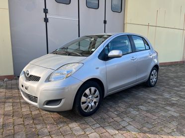 Toyota Yaris 1.0 5 porte