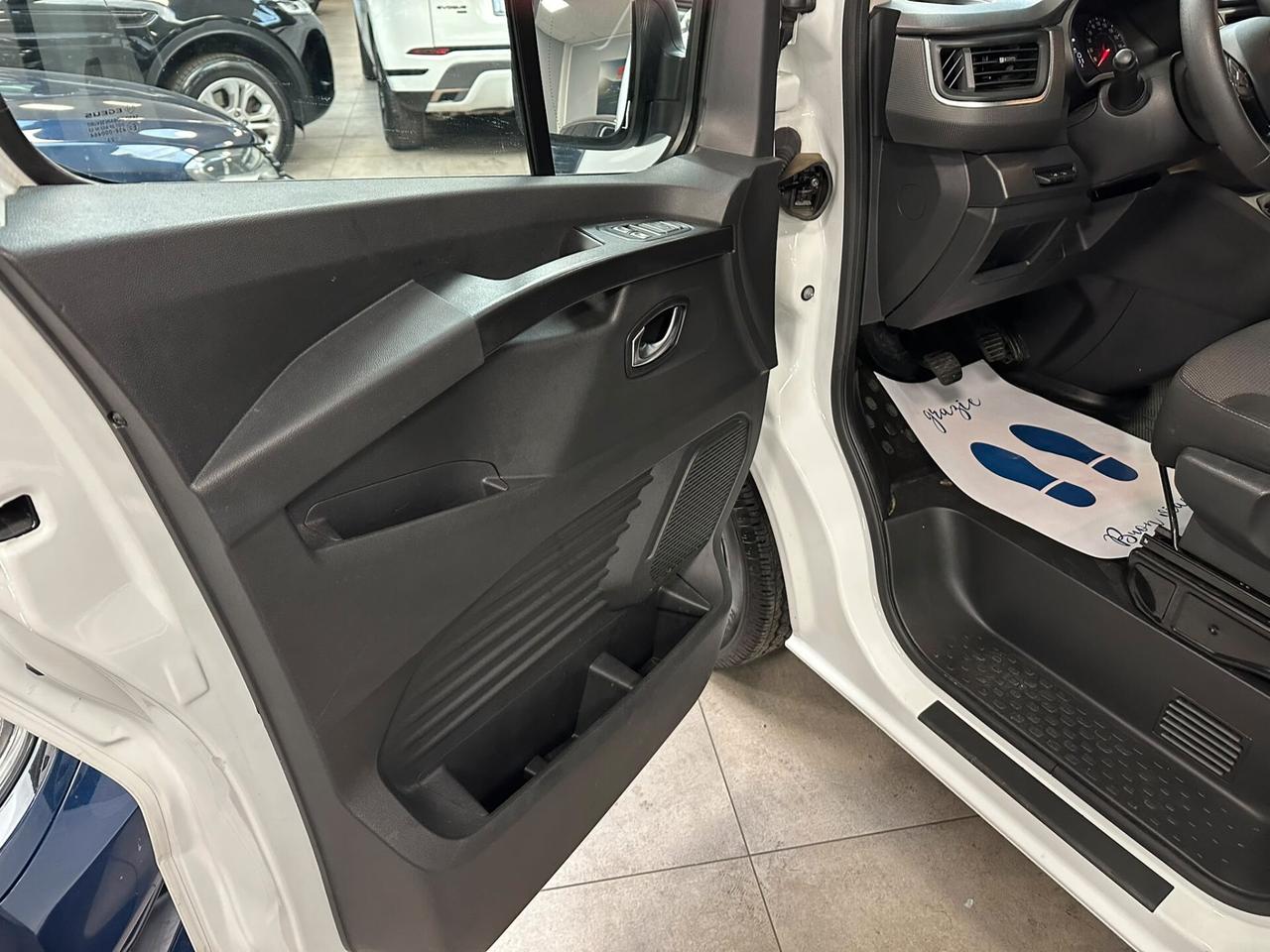 Nissan Primastar 2.0 dCi 110CV PC-TN Bus