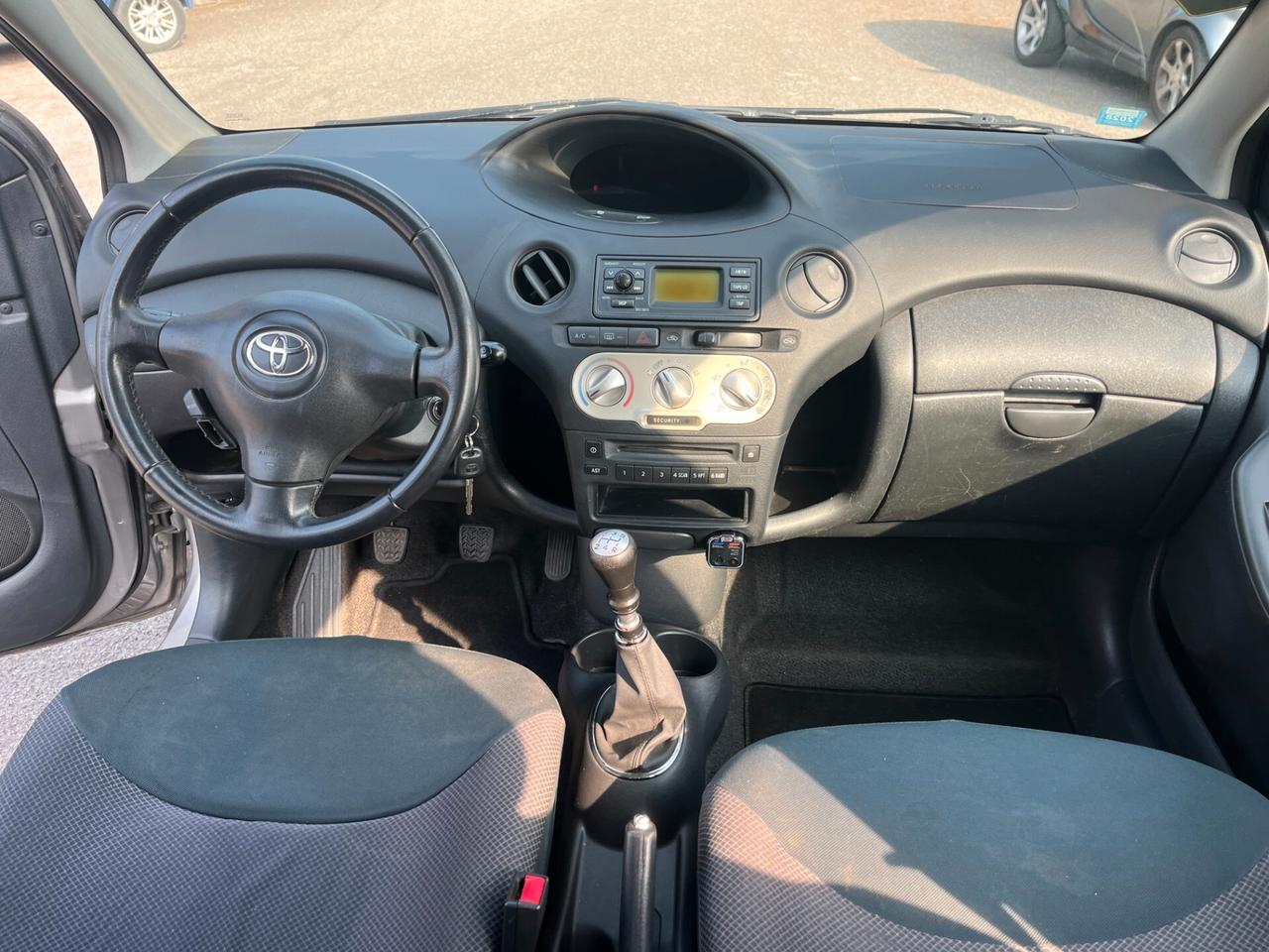 Toyota Yaris 1.0i 16V cat 5 porte