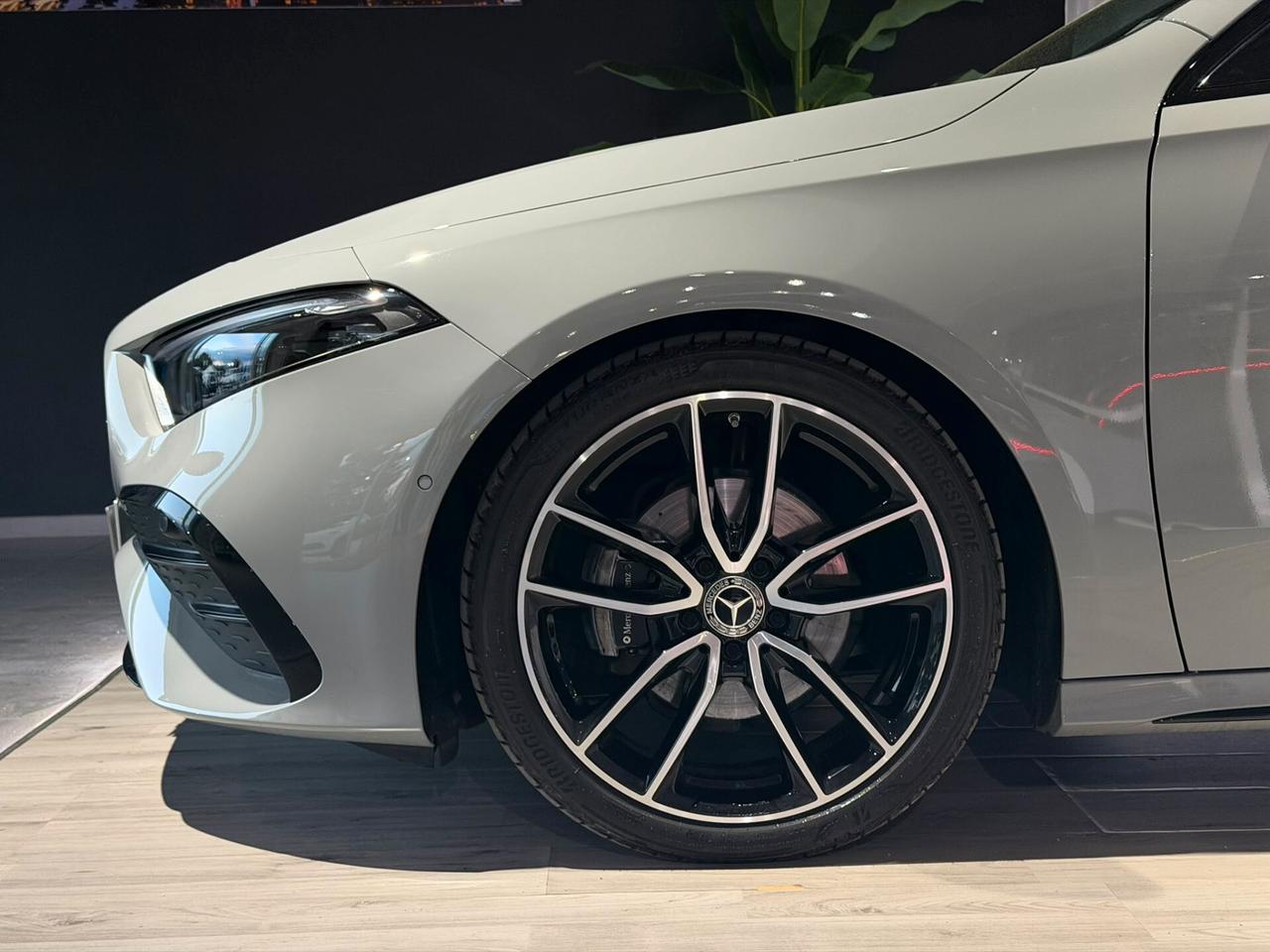 Mercedes-benz A 180 d Automatic Alpine Grey Edition