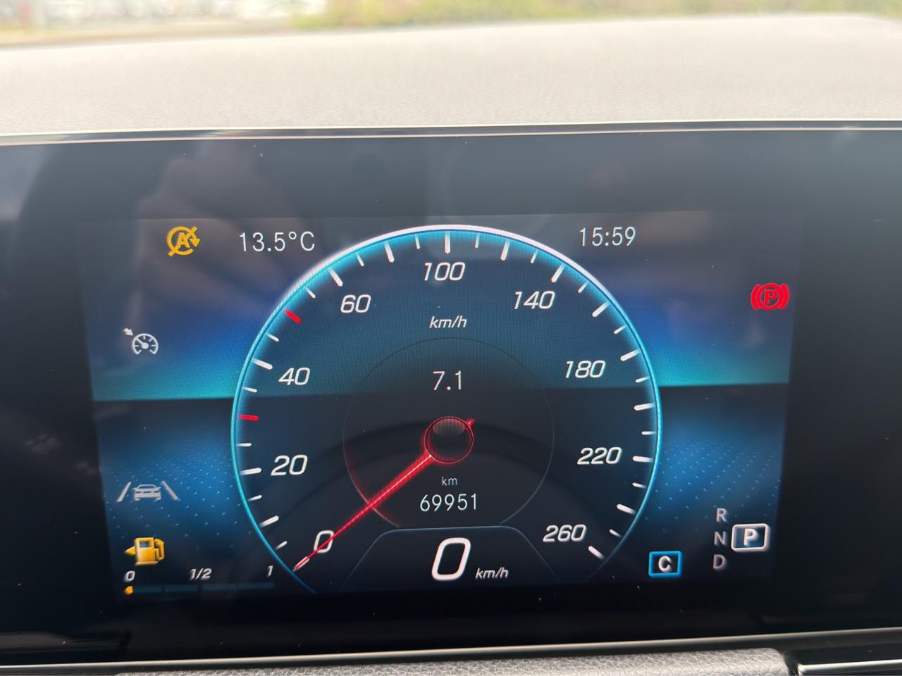 MERCEDES Classe GLA (H247) GLA 180 d Automatic Business Extra