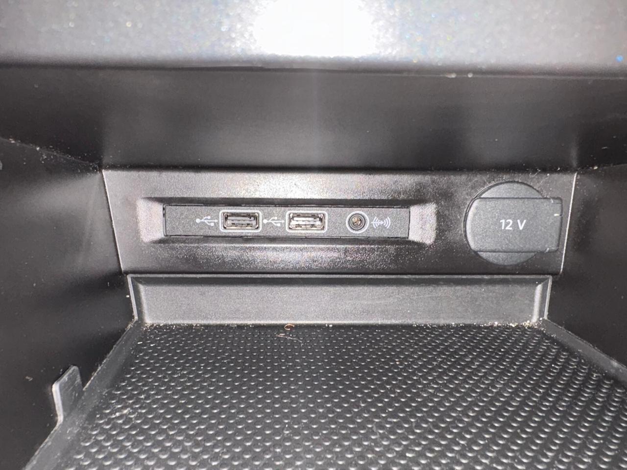 Volkswagen Tiguan - 1.6 TDI - R-LINE