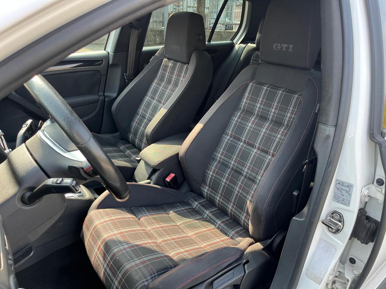 Volkswagen Golf GTI 2.0 TSI 5p.