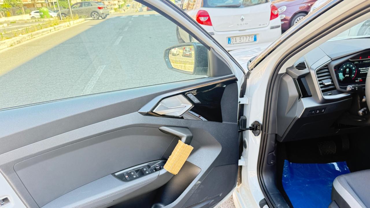 Audi A1 SPB 30 TFSI S tronic line edition LED NAVI KAMERA COCKPIT PDC BLUETOOTH CERCHI 17