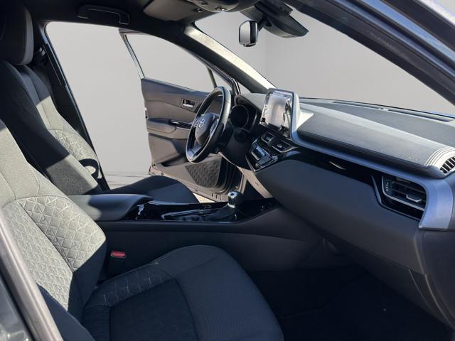 TOYOTA C-HR 1.8 Hybrid E-CVT Business