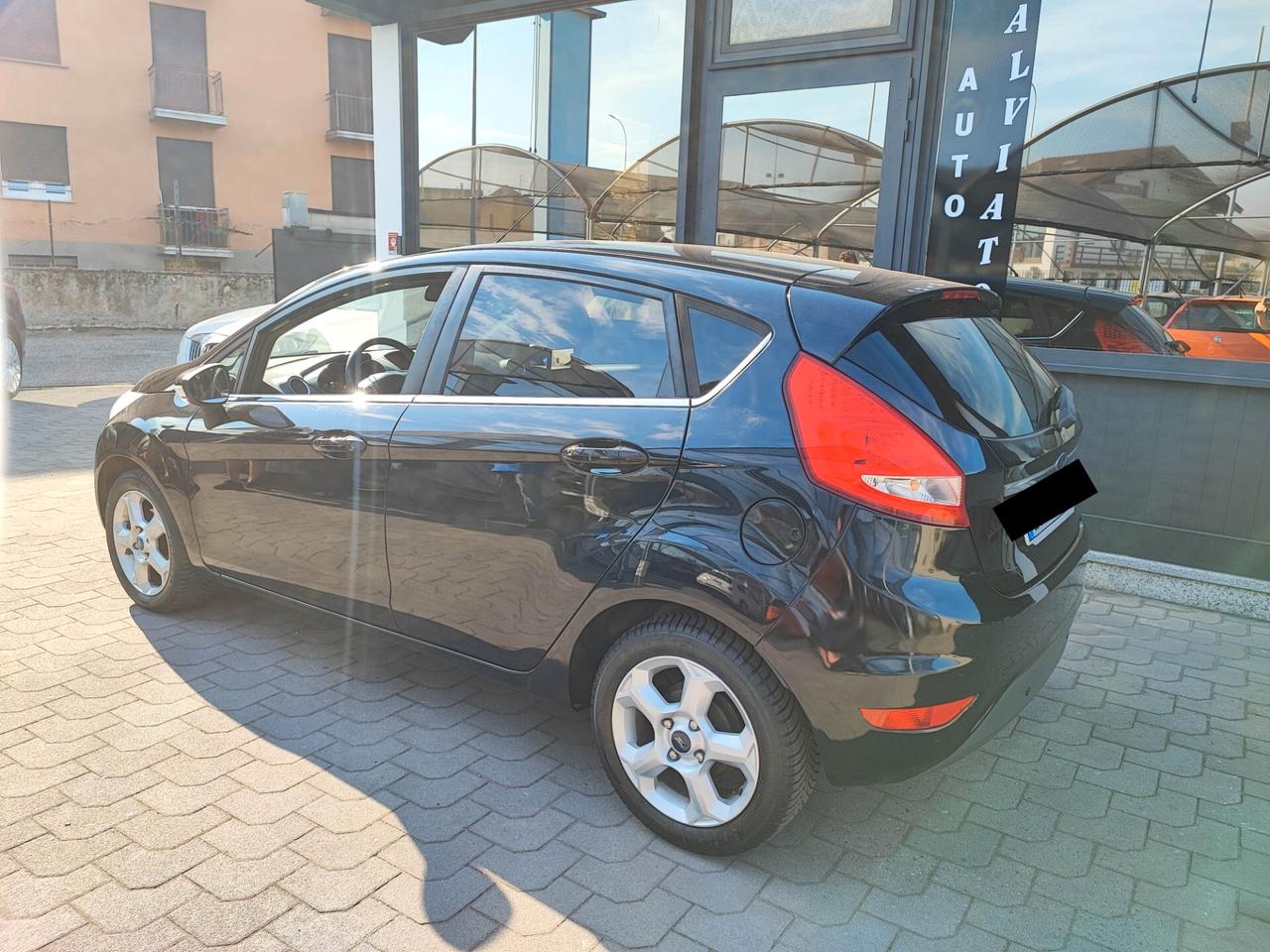 Ford Fiesta 1.2 5 porte uni-pro