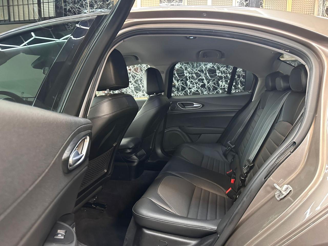 Alfa Romeo Giulia 2.2 Turbodiesel 180 CV AT8 Sport Edition