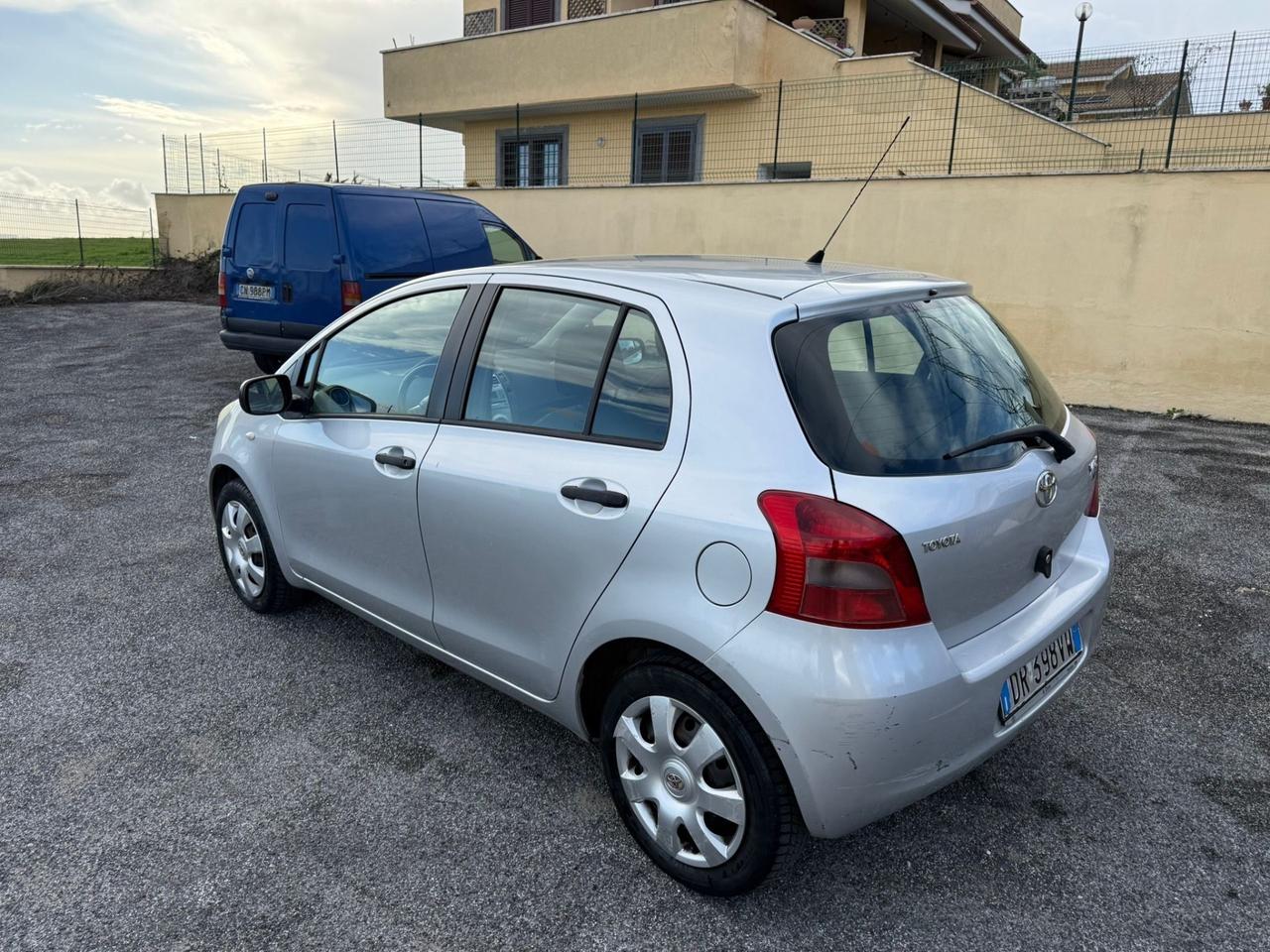 Toyota Yaris 1.0 5 porte