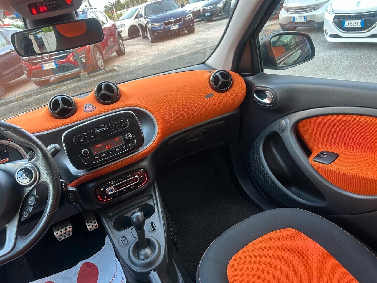 " UNA CHICCA " Smart ForFour 70 1.0 twinamic Passion