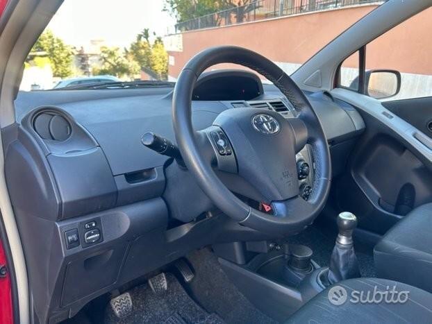 Toyota Yaris 1.0 5 ideale per neo patentati