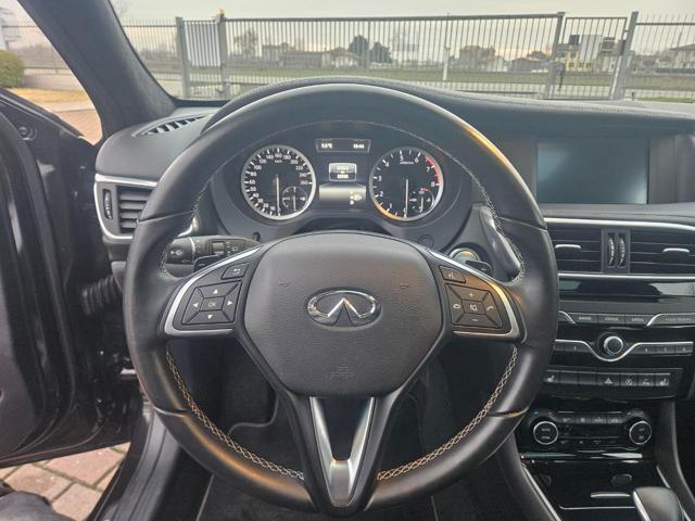 INFINITI Q30 PREMIUM