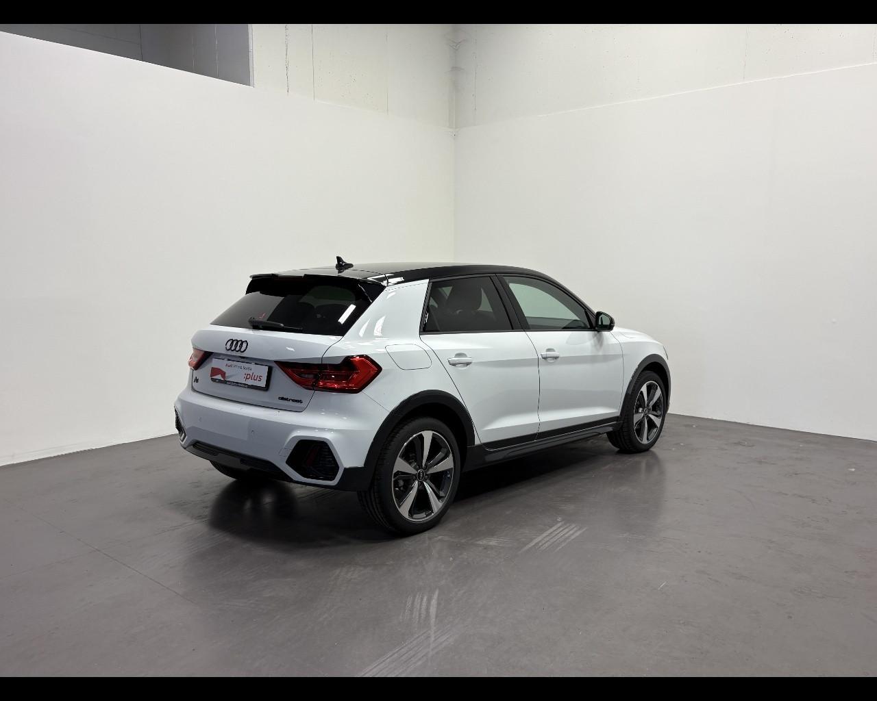 AUDI A1 ALLSTREET 30 TFSI S-TRONIC IDENTITY CONTRAST