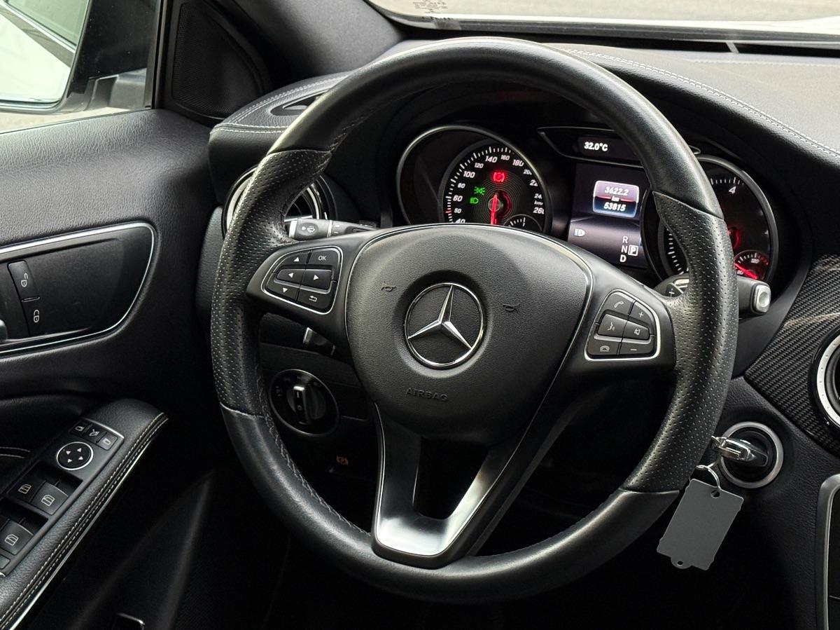 Mercedes GLA 200d Premium AMG Night Edition 136CV