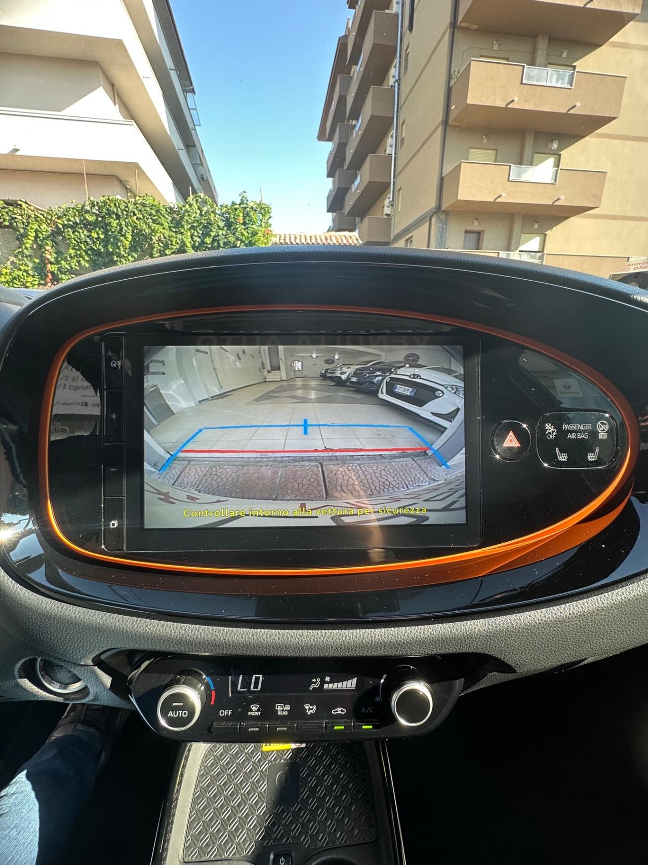 Toyota Aygo Connect 1.0 VVT-i 72 CV 5 porte x-play MMT