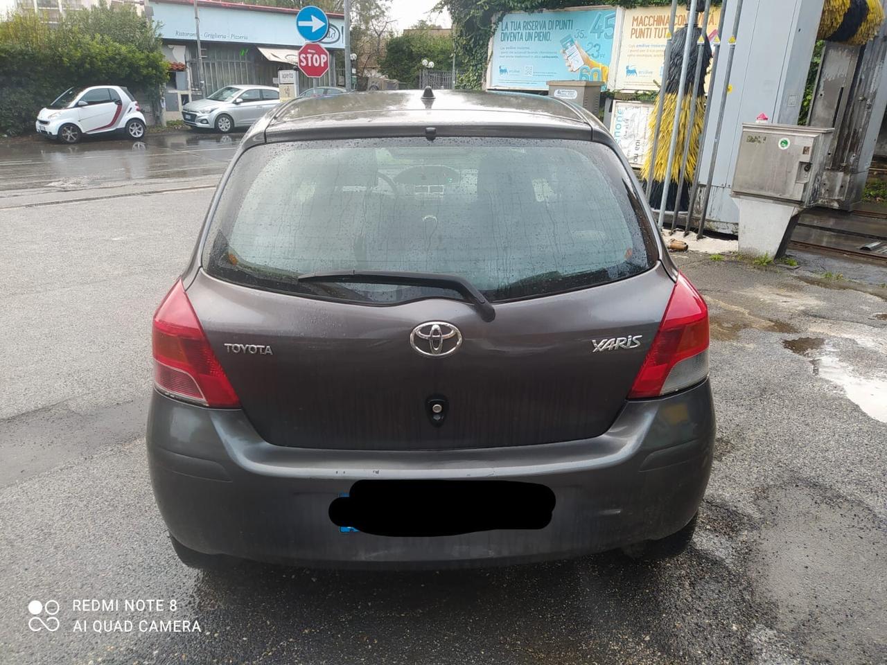 Toyota Yaris 1.0 Luxury pack