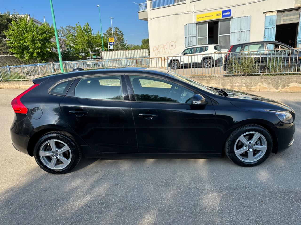 Volvo V40 D3 Kinetic 1.6 DIESEL 2013 - NAVI, MANUALE