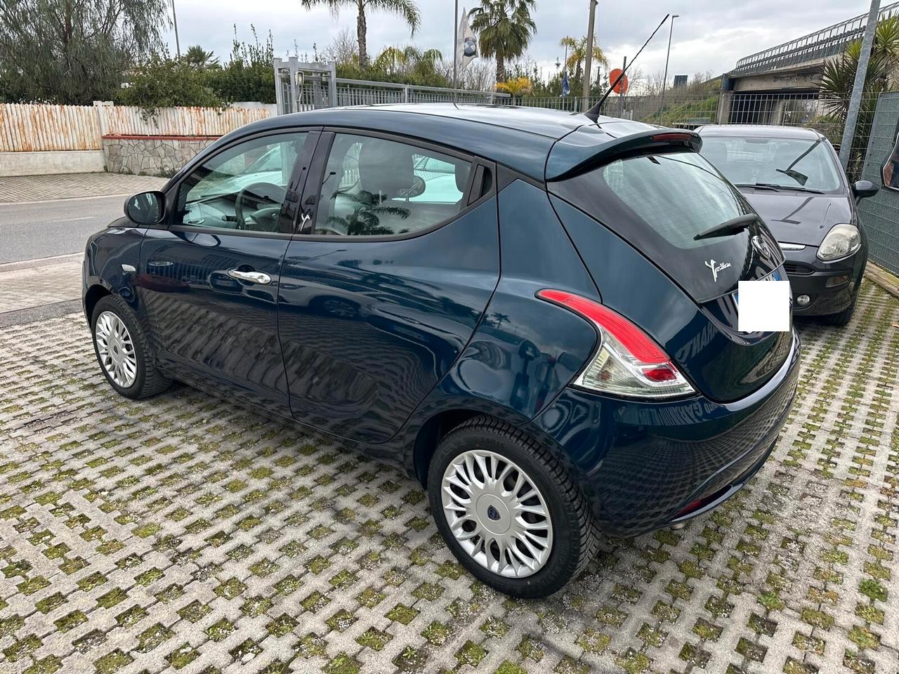 Lancia Ypsilon 1.3 MJT 16V 95 CV 5 porte S&S Silver-06/2016